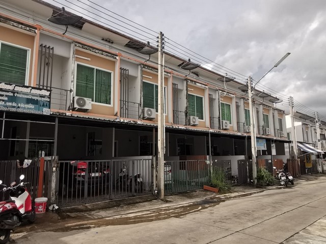 ขาย ทาวน์เฮ้าส์ สมาร์ทแลนด์ นิวสไตล์ 2 ศรีราชา ใกล้ ตลาดใหม่หนองก้างปลา 3.10 กม.