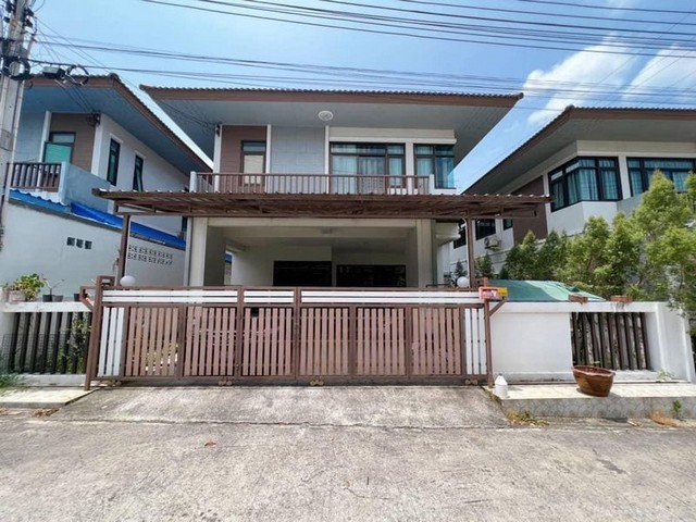 ขาย บ้านเดี่ยว 2 ชั้น หมู่บ้านโกลเด้นทาวน์  วังหิน - เขาแตงอ่อน ศรีราชา TP-H1849