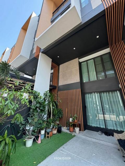 ให้เช่าทาวน์โฮม 3.5 ชั้น 210 ตร.ม. Shizen Pattanakarn 32 ใกล้เอกมัย ทองหล่อ