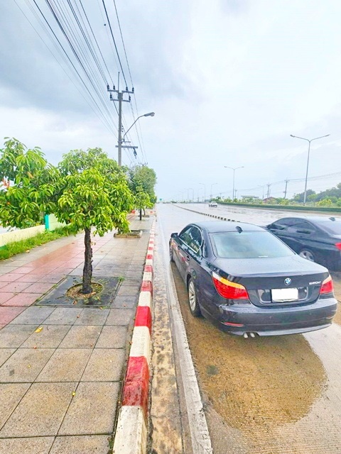 ขายที่ดินถมแล้ว 50เมตร ถ.กรุงเทพกรีฑา ศรีนครินทร์  ถึง ถนนใหญ่ 1ไร่  สะพานสูง สนามกอล์ฟกรุงเทพกรีฑา 3.2กม. เนอวานา พอร์ช 1.4 กม.