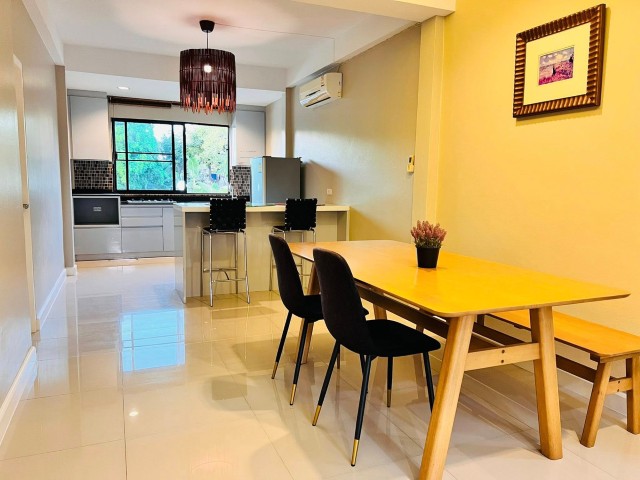 ให้เช่าบ้านเดี่ยว2ชั้น ตกแต่งสวย เฟอร์นิเจอร์ครบ หมู่บ้านมณียา ถนนเลียบทางด่วนรามอินทรา มี3นอน3น้ำ ราคาเช่า42000บาท/เดือน