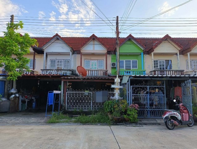 ขายทาวน์เฮ้าส์  หมู่บ้านโชคบุญมี ซอยโชคบุญมี ซอย 4 เพชรบุรี