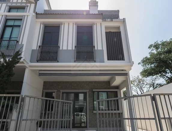 ให้เช่า-ขายทาวน์โฮม 2 ชั้น อินดี้ 5 บางนา กม.7 หลังมุม