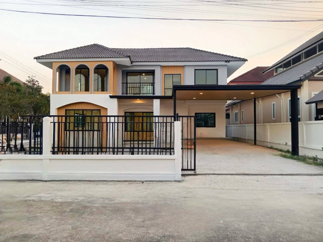 หมู่บ้านชัยพฤกษ์ บางแวก  พุทธมณฑลสาย 2 บ้านเดี่ยวหลังใหญ่ รีโนเวทใหม่ทั้งหลัง แปลงมุม