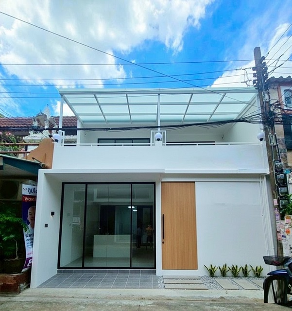 ประชาราษฏร์บำเพ็ญ 12-18 ตลาดสดห้วยขวาง 1.4 กม.ทาวน์เฮ้าส์ 2 ชั้น รีโนเวทใหม่รร.นานาชาติรีเจนท์ 1.2 กม.