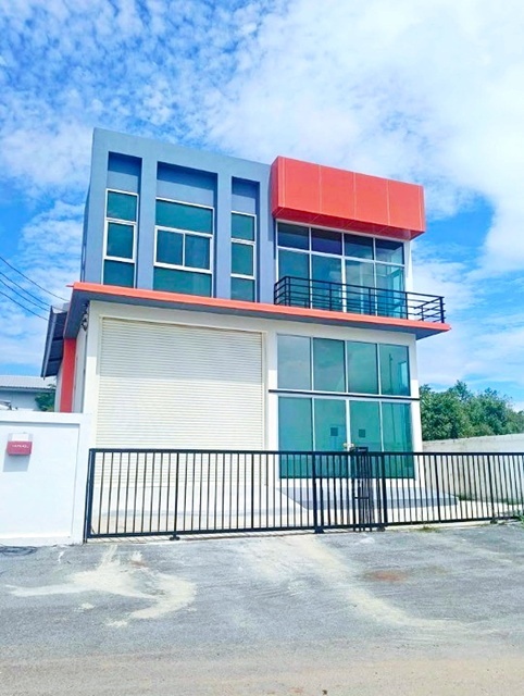 ให้เช่าอาคารพาณิชย์ 2 ชั้น สภ.นครบาลเทียนทะเล 700 ม.เซนทรัลพระราม2 15กม. อาคารใหม่ ติดถนน 34ตร.วา. 254 ตร.ม.. 2นอน 4 น้ำ  ถ.บางขุนเทียน