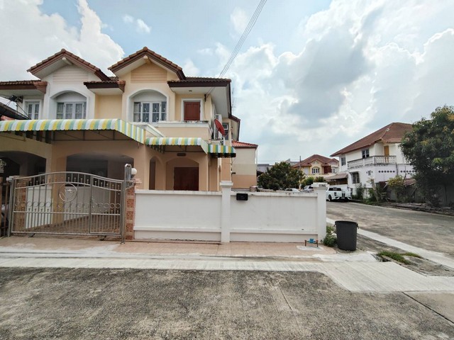 ให้เช่าบ้าน พื้นที่เยอะ 40ตรว. หลังมุม จอดรถได้หลายคัน ทำเล เพชรเกษม บางแค กัลปพฤกษ์