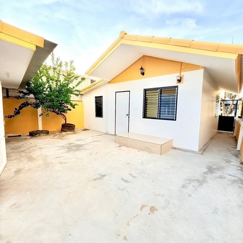 ให้เช่าบ้านดอนหัวฬ่อชลบุรี บ้านเช่า บ้านสุขใจ 3 บ้าน 2 หลังทำเลค้าขาย ต.ดอนหัวฬ่อ อ.เมืองจ.ชลบุรี เนื้อที่ 56 ตารางวา  3 ห้องนอน 2ห้องน้ำ