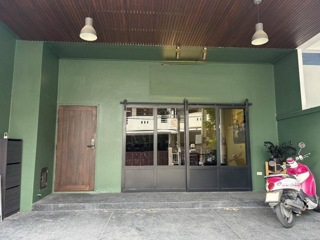 ให้เช่า ทาวน์โฮม 3 ชั้น หมู่บ้านศรีวรา ทาวน์อินทาวน์ ซอยลาดพร้าว94 ให้เช่าบ้านเปล่าไม่รวมเฟอร์นิเจอร์