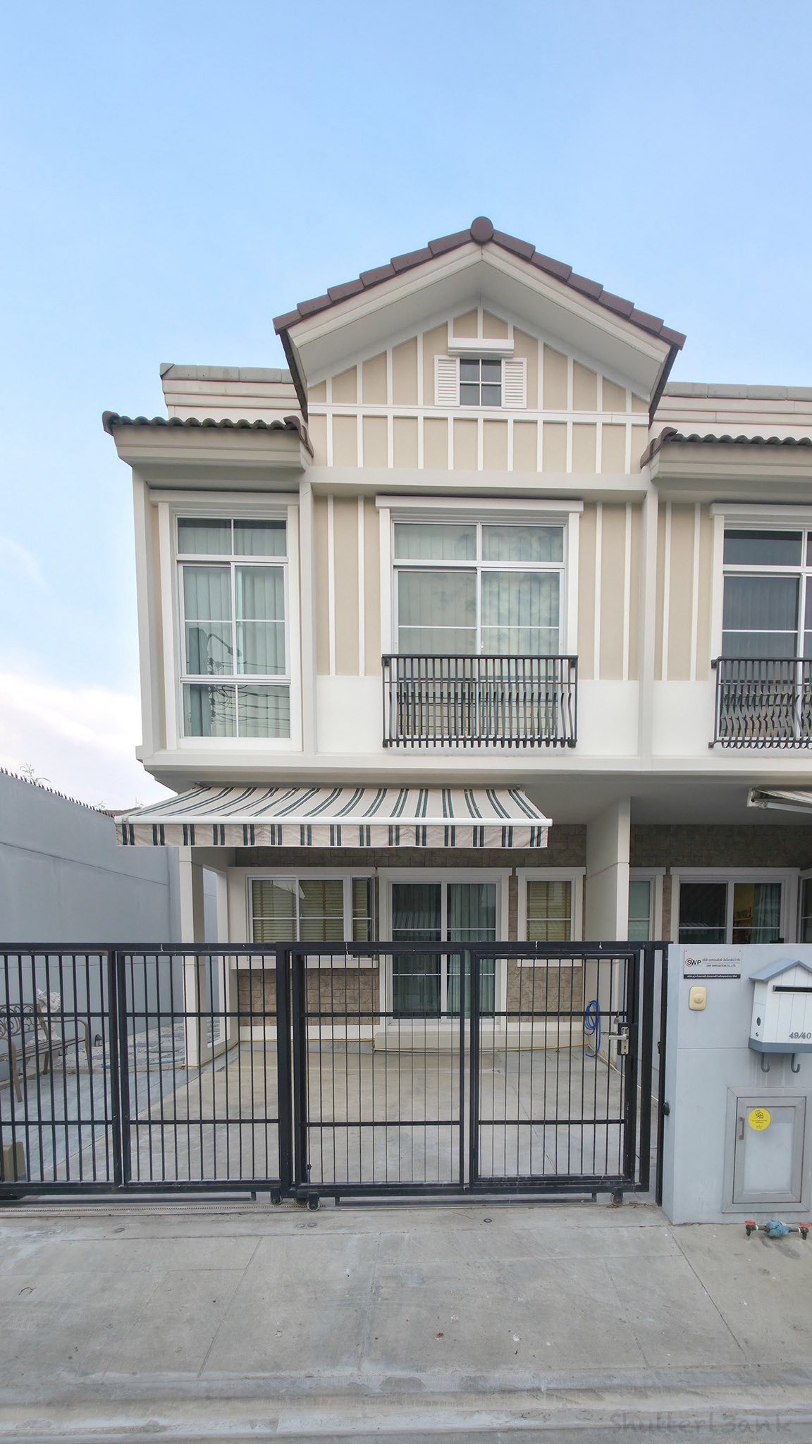 BH4040 ให้เช่าทาวน์โฮม 2ชั้น หมู่บ้านอินดี้4 บางนา กม7 หลังมุม พร้อมเข้าอยู่ ใกล้ Mega Bangna และ IKEA เฟอร์นิเจอร์ครบ