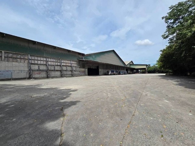 ให้เช่าโกดัง/โรงงานขนาดใหญ่ 13500  ตรม. ใกล้มอเตอร์เวย์ ทำเลเมืองชลบุรี