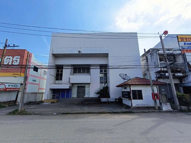 ขายสำนักงาน สามง่าม จังหวัดพิจิตร ถนนสายกำแพงเพชร-พิจิตร  ราคาโปรโมชั่น ลดพิเศษ