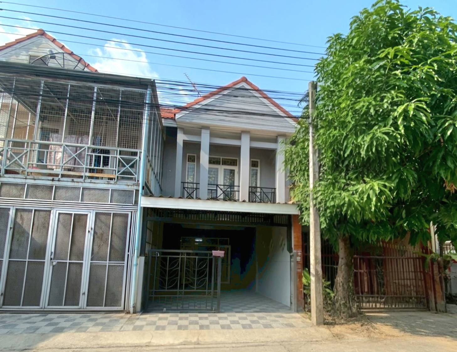 โครงการไทยสมบูรณ์ 2 รังสิตคลอง 3 ทาวน์โฮม 2 ชั้น ซอยเลียบคลองสาม ถนนรังสิต - นายก ปทุมธานี