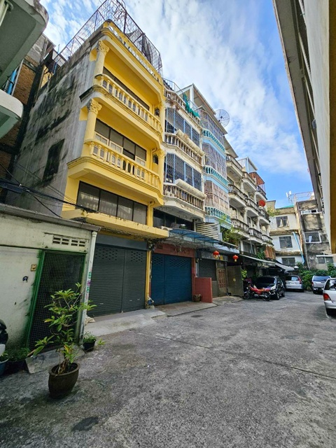 BTS สุรศักดิ์ 1.7 กม ขาย-เช่าอาคารพาณิชย์ 5 ชั้น1 คูหา รีโนเวทใหม่ นานาชาติโชรส์เบอรี 1.7 กม.แหล่งชุมชนเหมาะกับร้านค้า ร้านอาหาร ออฟฟิศ