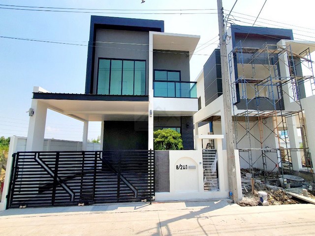 ให้เช่าบ้านใหม่มือหนึ่ง 2 ชั้น 42 ตร.วา 4 ห้องนอน บางนา ตราด กม. 10 เมกะบางนา ติด Aren บางนา ทำเลดีมาก