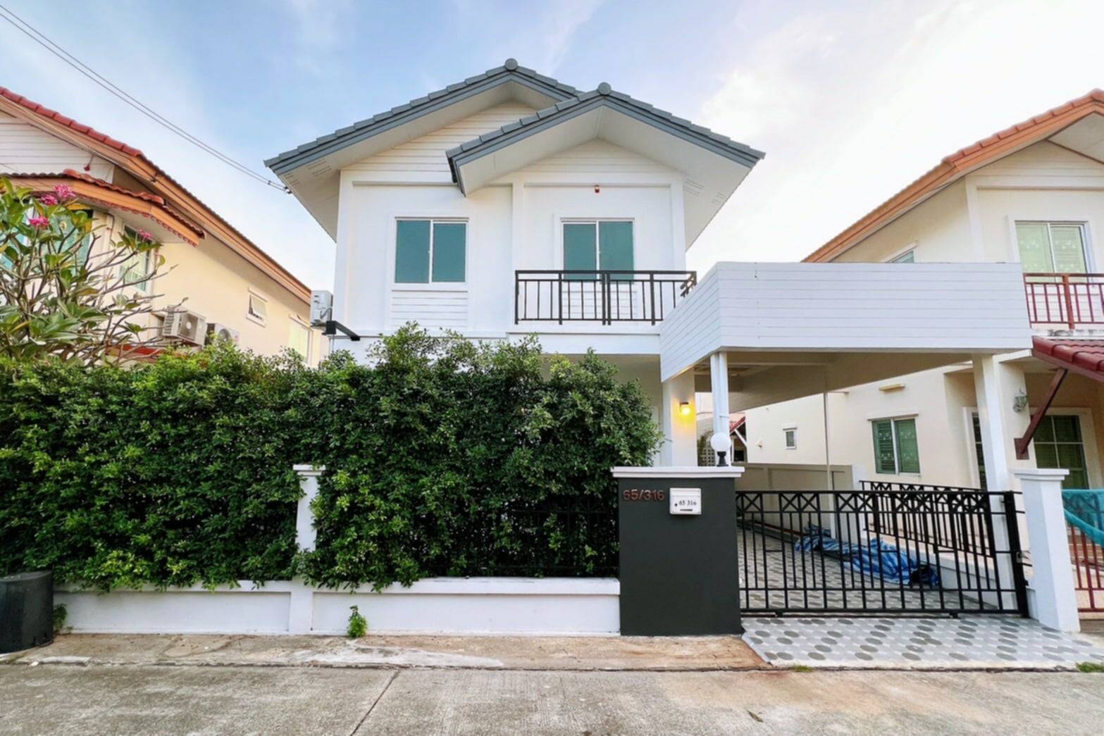 ขายบ้านเดี่ยว2ชั้น บ้านฟ้าปิยรมย์ (บ้านแฝดหลังใหญ่ ตกแต่งสวยพร้อมอยู่)