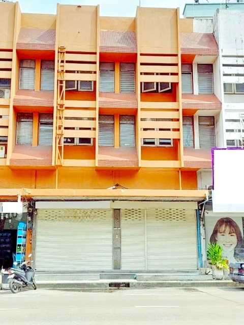 แฮปปี้แลนด์  ให้เช่าอาคารพาณิชย์ 3ชั้น 2คูหา 38ตร.วา.MRTบางกะปิ 1.5กม. 6นอน450ตร.ม. ทำเลดี ติดถนนใหญ่  คลีนิค ร้านมือถือ 6น้ำ เดอะมอลล์