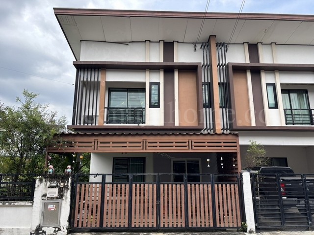 ขายด่วน ทาวน์เฮ้าส์ บ้านฟ้ากรีนเนอรี่ ปิ่นเกล้า - สาย 5 หลังมุม ติดถนนบรมราชชนนี 