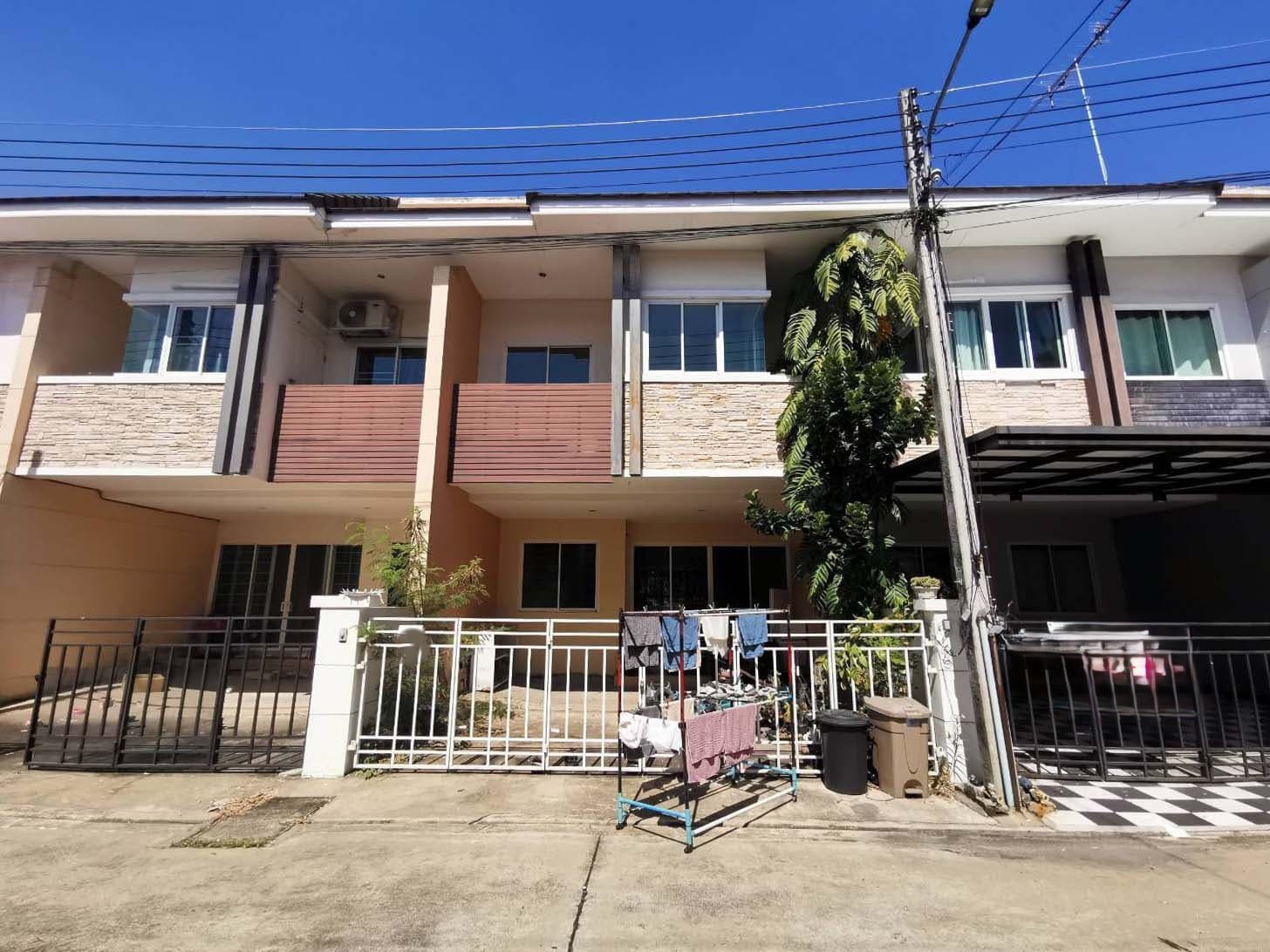 ขาย ทาวน์เฮ้าส์ เดอะลิฟวิ่ง รังสิต-ติวานนท์ อำเภอ เมืองปทุมธานี จังหวัด ปทุมธานี