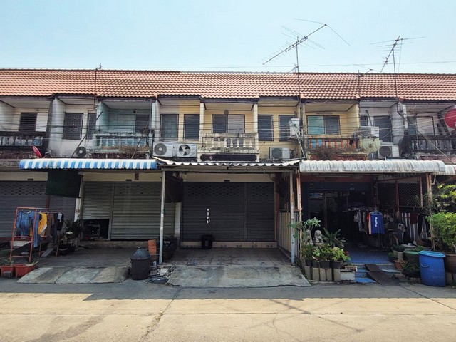 ขายทาวน์เฮ้าส์  หมู่บ้านกฤษณา ปทุมธานี 2 ถนนปทุมธานี-สามโคก ปทุมธานี