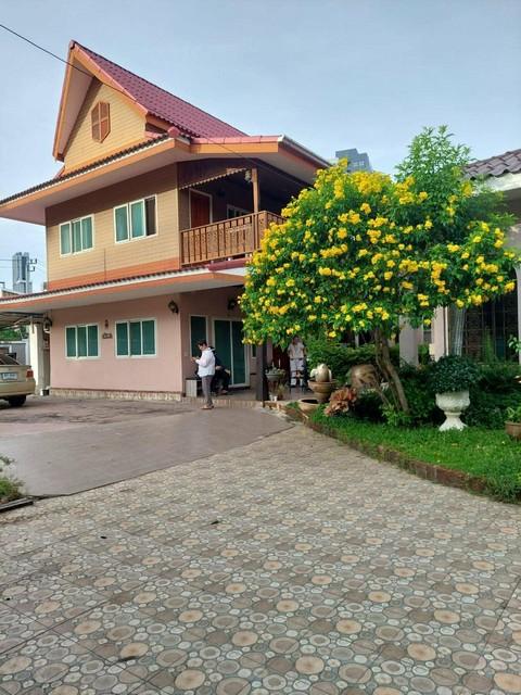 HS 1860 ขายที่ดินพร้อมบ้าน 3 หลัง 359 ตรว. ย่านสุขุมวิท71 ปรีดี 14 ทำเลศักยภาพ ใกล้ทองหล่อ เอกมัย