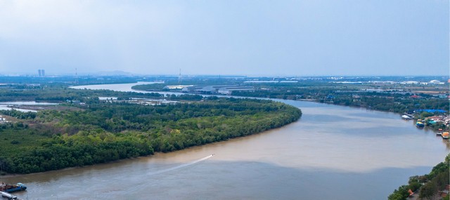 ขายที่ดินติดแม่น้ำ  3  ถึง  4  ไร่ ต.บ้านโพธิ์ อ.บ้านโพธิ์ จ.ฉะเชิงเทรา