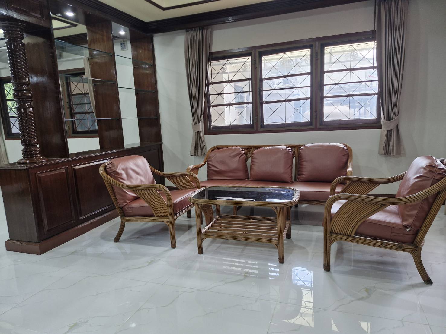 ให้เช่าบ้านเดี่ยว2ชั้น  ใกล้ KIS International School   ใกล้ SISB  ใกล้สถานทูตจีน เกาหลี และตุรกี5ห้องนอน 5ห้องน้ำ ย่านห้วยขวาง ซอย20 มิถุนา