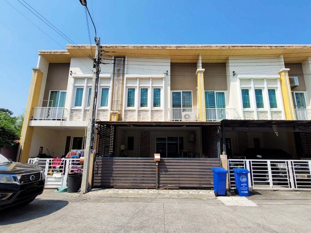 ขายทาวน์เฮ้าส์  หมู่บ้านโกลเด้นท์ทาวน์ ชัยพฤกษ์-วงแหวน ถนนบางกรวย-ไทรน้อย นนทบุรี