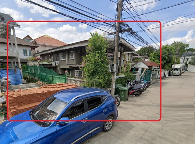 MRT หัวหมาก 852 ม.  โลตัส พัฒนาการ300 ม. 3 นอน เดอะไนน์ พระราม 9 1.2 กม ให้เช่าคฤหาสน์เดี่ยว 2 ชั้น 78 ตร.วา. 448 ตร.ม.  2 น้ำ