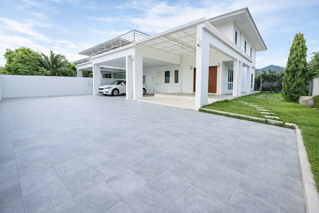 รร.ทวีธาภิเศก 2 2.2 กม.  บ้านเดี่ยว 2 ชั้น 4 นอน 3 น้ำ ขนส่งพื้นที่1 2.37กม คฤหาสน์  ตลาดบางขุนเทียน 3กม.ถนนเทียนทะเล 103 ตร.ว. 309 ตร.ม.