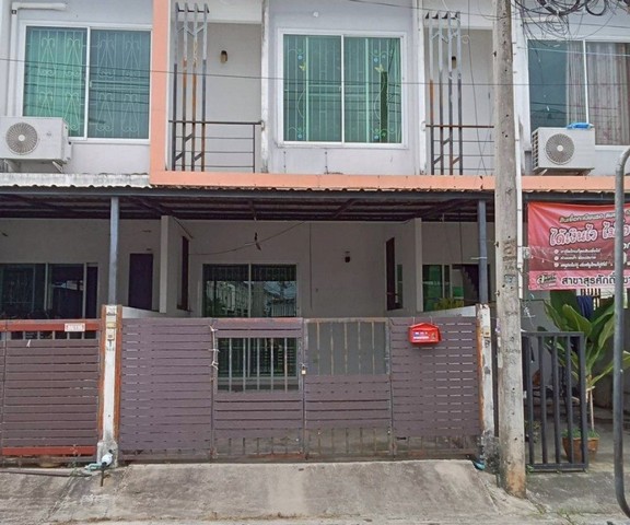 ขายทาวน์เฮ้าส์ โครงการ สมาร์ทแลนด์ นิวสไตล์ 2  อำเภอศรีราชา จังหวัดชลบุรี  ถนห้วยปราบ-พันเสด็จใน