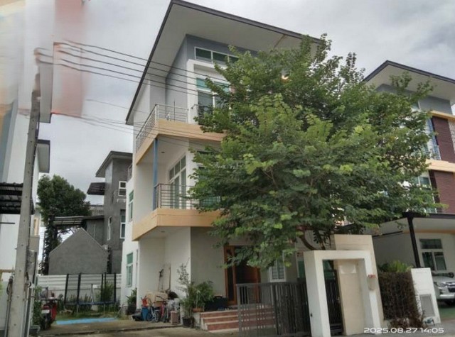 ขาย บ้านแฝด ตำบลกระทุ่มล้ม อำเภอสามพราน นครปฐม ห่างจาก ศูนย์การแพทย์กาญจนาภิเษก มหาวิทยาลัยมหิดล 3.1km.