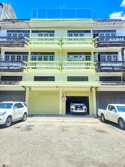 อาคาร4.5 ชั้น 3 นอน 4 น้ำ ใกล้ 58ตร.วา. 400 ตร.ม. ตลาดบางกร่าง 500 ม. วัดปราสาท โลตัส นครอินทร์ 2 กม. สะพานพระราม 5