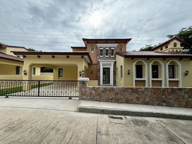 ขายบ้านชีวานี นาจอมเทียน พัทยา ทำเลทอง ใกล้ทะเล ติดถนนสุขุมวิท FP-H01749