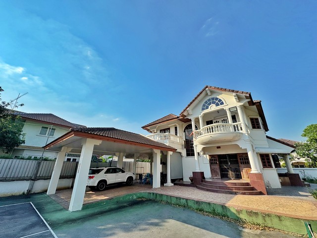 ขายที่ดินพร้อมบ้าน 250 ตร.วา หลังแรก ถนนเมน ภัสรี พุทธมณฑลสาย 2 ซอย 5  เหมาะปลูกบ้านหรู  รีโนเวท