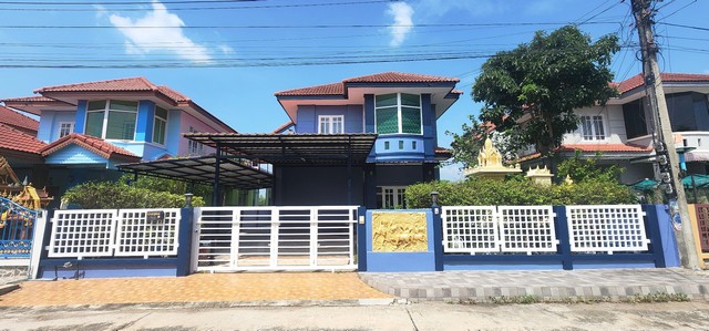 บ้าน วรารักษ์ วังน้อย 0 Rai 0 NGAN 67 ตรว. 4BR   +++ ทำเลดี บรรยากาศภายในโครงการ เงียบสงบ มีสนามเด็กเล่น สนามฟุตบอล สนามบาสเก็ตบอล ห้องฟิตเนส สนามแบ็ตมินตัน สระว่ายน้ำ ร้านนวด เพียบพร้อมอยู่ในสโมสร