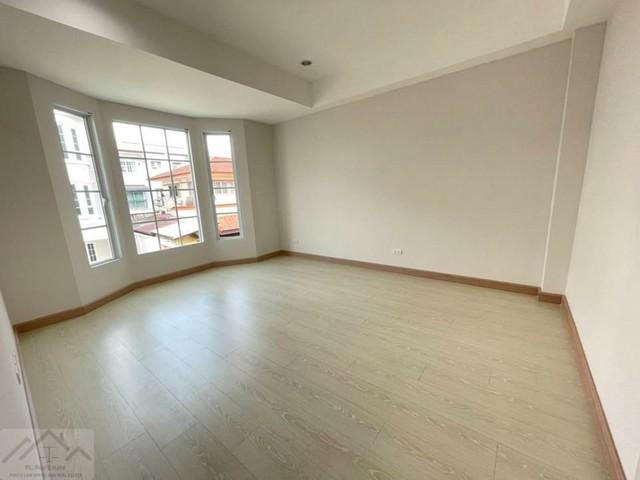 HS 1891 ขายทาวน์โฮม 3 ชั้น The Preston Townhome พระราม9 ศรีนครินทร์ กรุงเทพกรีฑาซอย 7