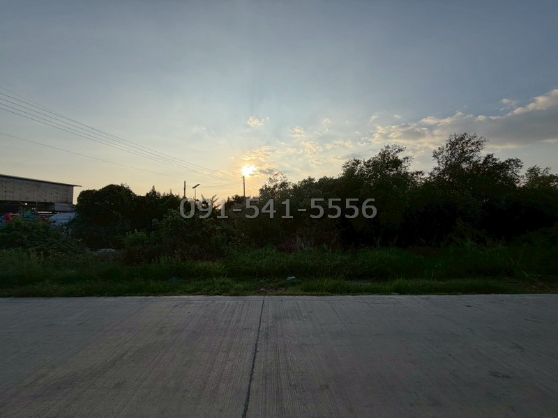 ขายที่ดินประชาอุทิศ 90 ซอยยิ้มแย้ม ขนาดที่ดิน 3 ไร่ รูปแปลงสวย ใกล้สี่เหลี่ยม ติดถนน 3 ด้าน ผังเมืองสีเหลือง