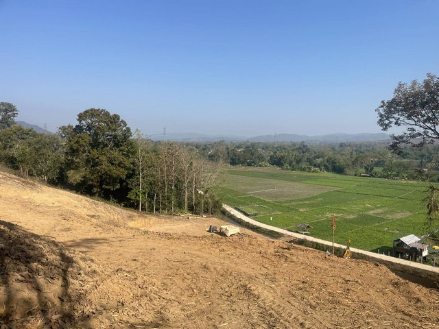 ที่ดินเนินเขา วิวสวยไม่ไกลตัวเมือง บรรยากาศดีมาก เหมาะทำรีสอร์ท ลานกางเต้น บ้านสวน