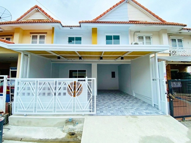 แพรกษา-นิคมบางปู บางปูกอล์ฟ แอนด์ สปอร์ต 1.9กม.ตลาดนิคมบางปู 800 ม ใหม่ทั้งหลัง สวย18 ตร.วา.145ตร.ม. 3นอน 2น้ำ  ทาวน์เฮ้าส์ 2 ชั้น