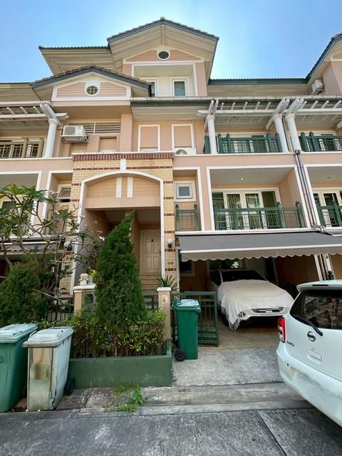 ให้เช่าทาวน์โฮม 4 ชั้น 32 ตร.ว. คริสตัล วิลล์ ซอยประดิษฐ์มนูธรรม 19 อยู่หลังเซ็นทรัลอีสต์วิลล์