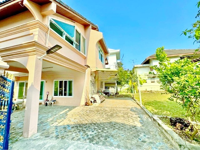 BTSทองหล่อ 2.49กม MRTเพชรบุรี 2.16กม. รักสัตว์ บ้านเดี่ยว 2 ชั้น 4 นอน 3 น้ำ ศูนย์วิจัย  50 ตร.ว..บ้านเดี่ยวสุดหรู BTSเอกมัย พระราม 9