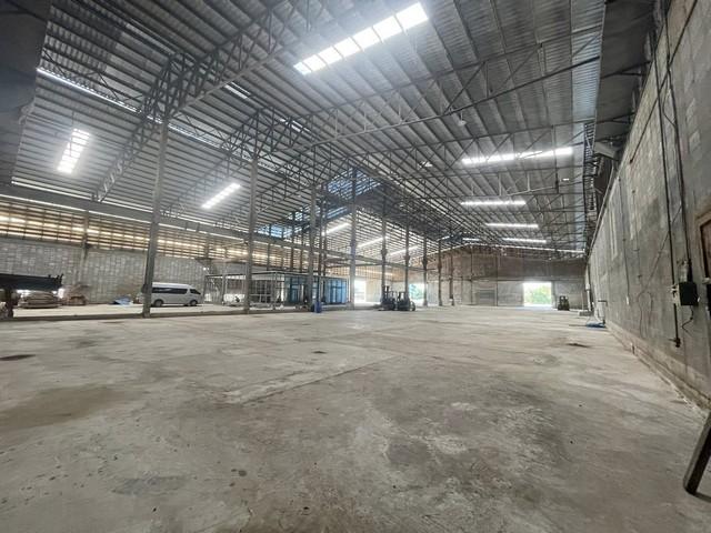 BR 1557 ให้เช่าโกดังขนาดใหญ่ 2640 ตรม พื้นที่สีม่วง  ถนนสุพรรณบุรี- บางบัวทอง นนทบุรี