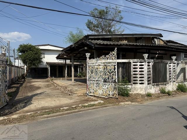 LS 961 ขายที่ดิน 1ไร่กว่า พร้อมสิ่งปลูกสร้างบ้าน 2 หลัง ซอยโกสุมรวมใจ 37 สีกัน ดอนเมือง ใกล้สนามบินดอนเมือง