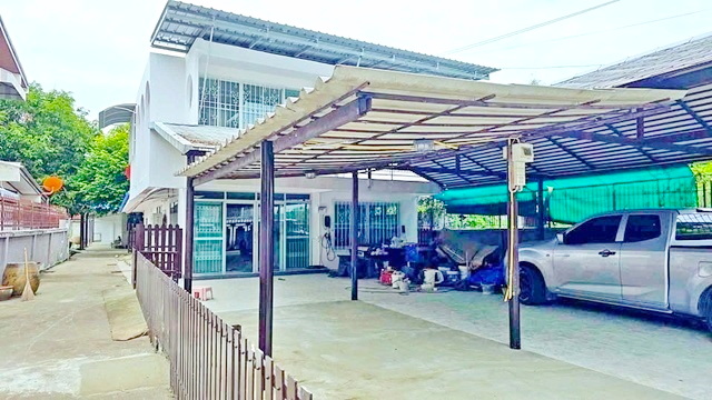 ถนนสุขุมวิท101BTS อุดมสุข 1.7 กม.ให้เช่าบ้านเดี่ยว 2 ชั้น 100 ตร.วา.300 ตร.ม.พร้อมเฟอร์ฯ  4 นอน 2 น้ำ