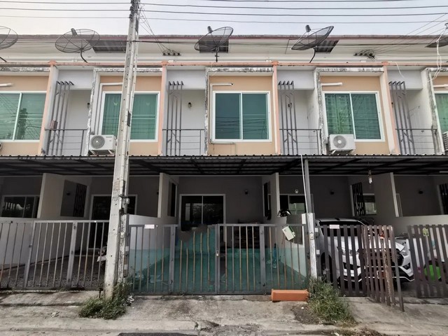 ขายทาวน์เฮ้าส์ โครงการ สมาร์ทแลนด์ นิวสไตล์ 2 ศรีราชา ถนน สายชุมนุมกลาง-สะพานสี่