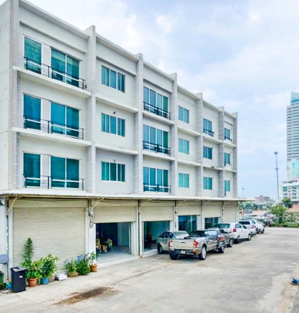 หลังกฟผ.สำนักงานใหญ่ MRT บางพลู 3 กม.อาคารพาณิชย์ 4 ชั้น ให้เช่า หลังมุม 3 นอน 4 น้ำ ถ.บางกรวย-ไทรน้อย  600 ม. 24 ตร.ว. 340 ตร.ม.