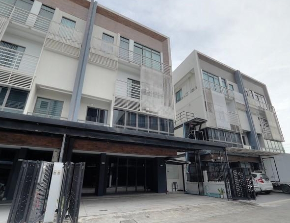 ขายโฮมออฟฟิศ  4 ชั้น DISTRICT ดิสทริค เอกมัย-รามอินทรา (รามอินทรา 40)