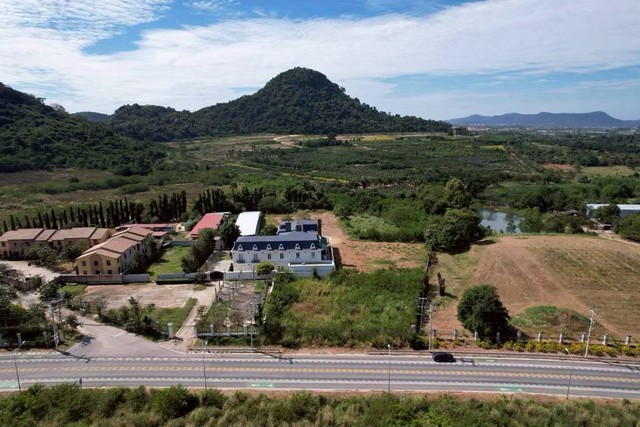 ขายที่ดินขนาด 423 ตารางวา ที่ถมแล้ว ติดทางหลวงหมายเลข 1003 ใกล้เขาชีจรรย์เพียง 900 เมตร วิวเขา บางเสร่ สัตหีบ ชลบุรี