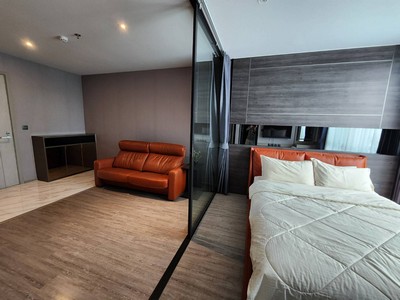 ติดกับ Park Lane  ใกล้ BTS 280 เมตร ! ขายคอนโด ริธึ่ม เอกมัย  (  Rhythm Ekkamai ) จาก AP  35.5 ตร.ม ชั้น 21 ใกล้ Gateway Ekamai ! ด่วนมาก